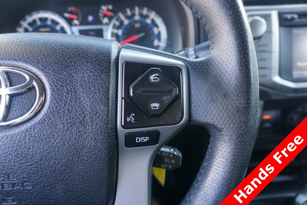 2016 Toyota 4Runner SR5 photo 3