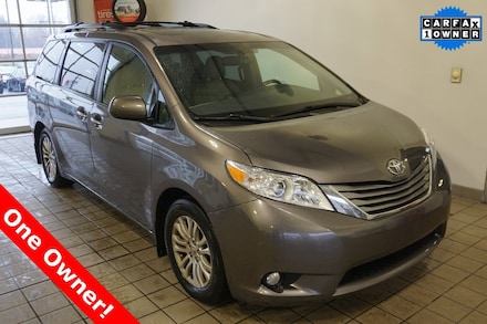2015 Toyota Sienna XLE Van
