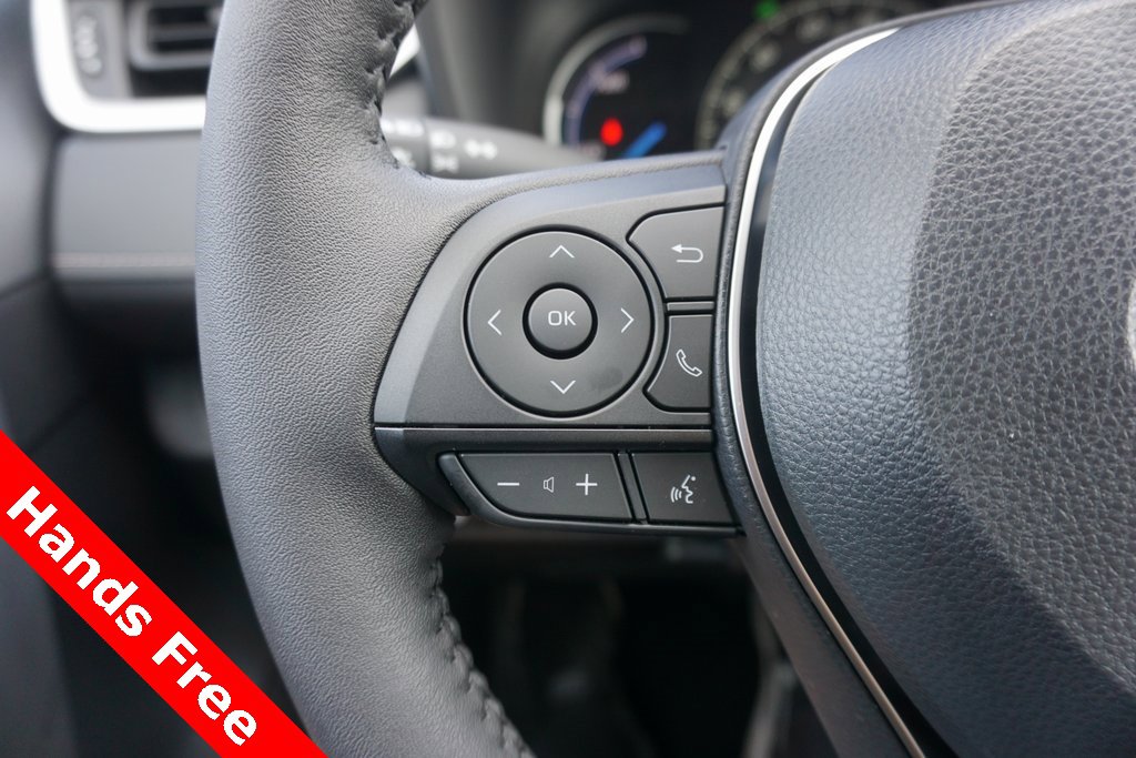 2025 Toyota RAV4 Hybrid XLE photo 3