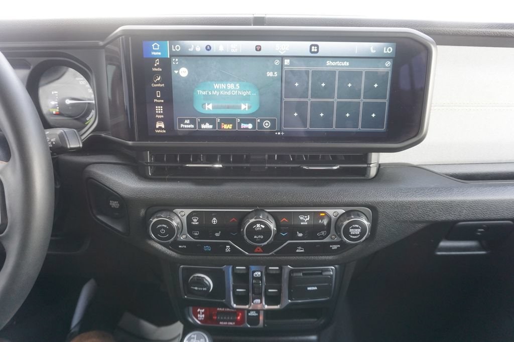 2024 Jeep Wrangler 4xe Willys 4XE - Photo 11