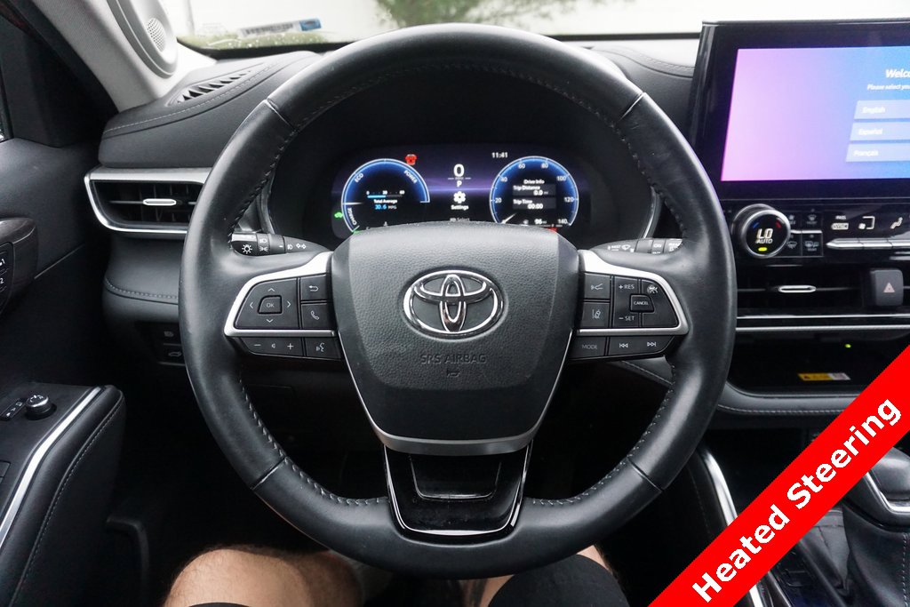 2023 Toyota Highlander Hybrid Platinum photo 3