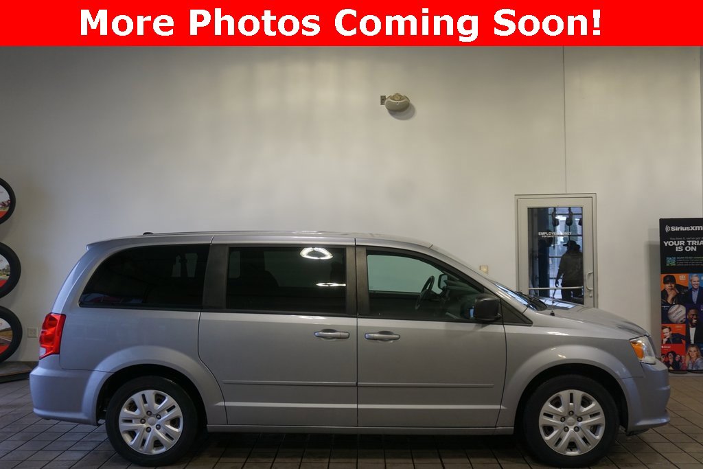 2017 Dodge Grand Caravan SE SXT Express photo 2
