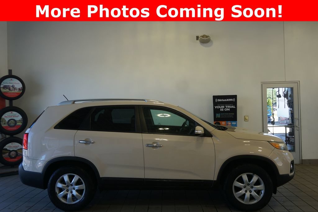 Used 2011 Kia Sorento LX with VIN 5XYKT4A16BG101135 for sale in Springfield, MI