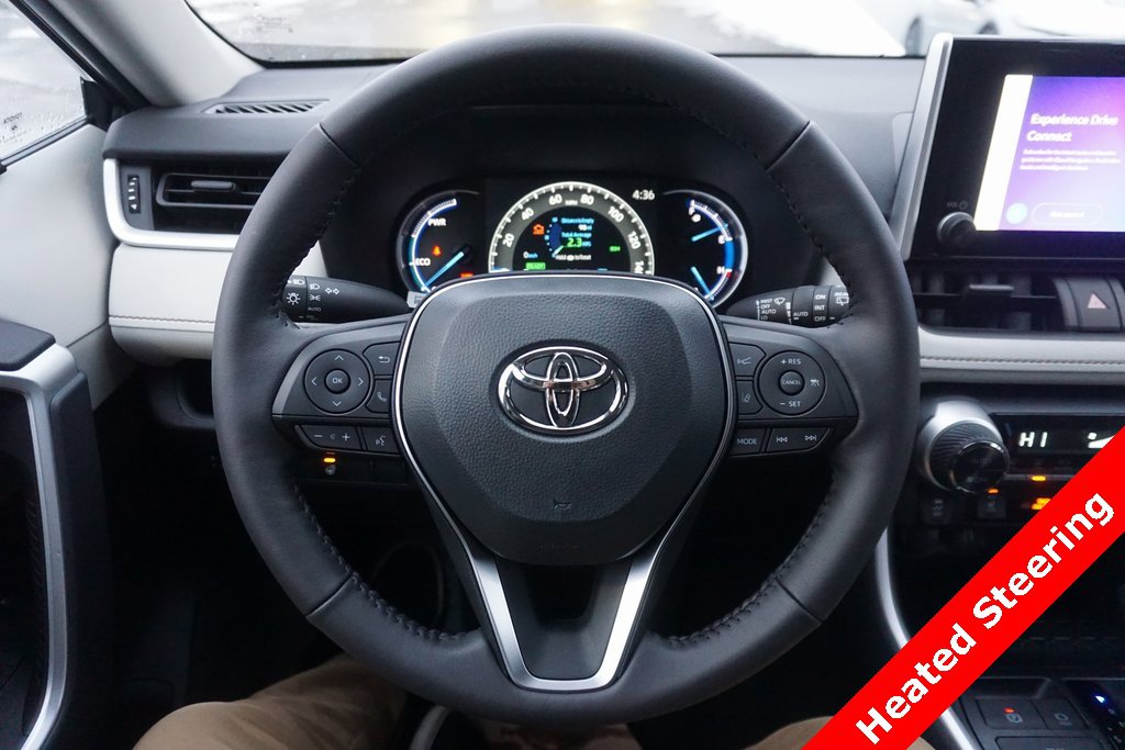 2025 Toyota RAV4 Hybrid XLE photo 2