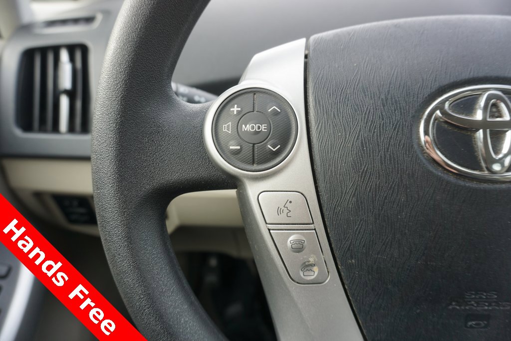 2014 Toyota Prius Three photo 4