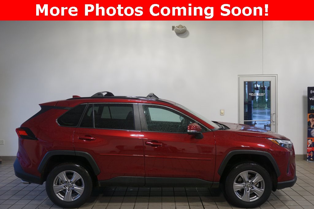 2024 Toyota RAV4 XLE photo 2