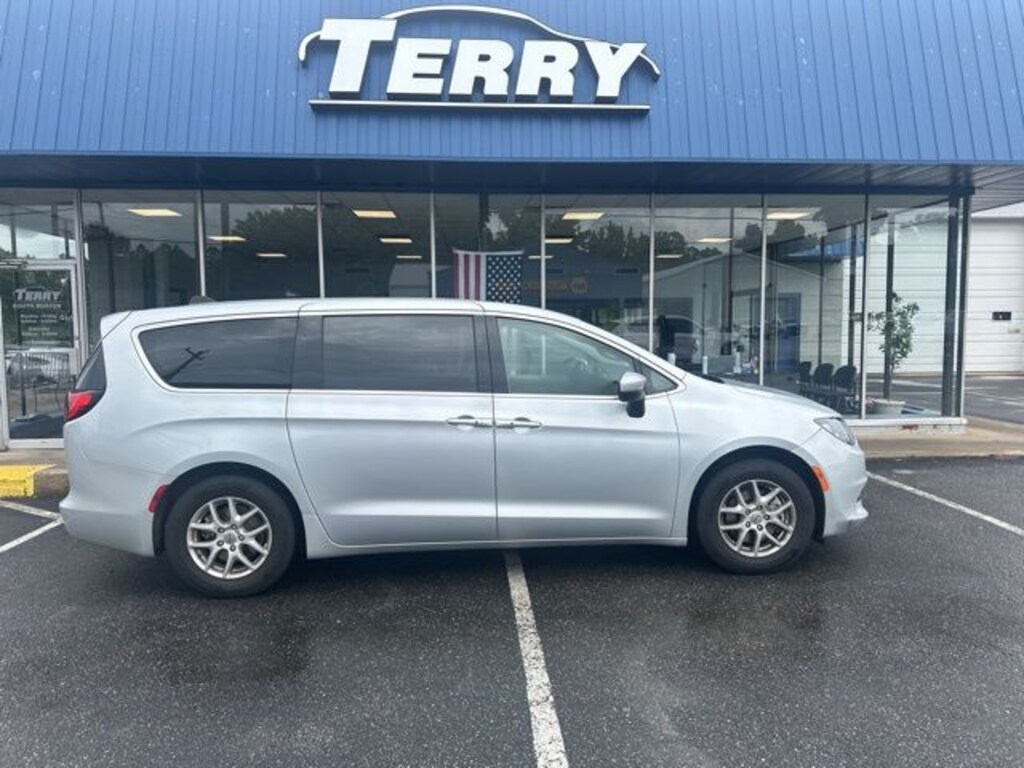Used 2023 Chrysler Voyager LX Minivan/Van