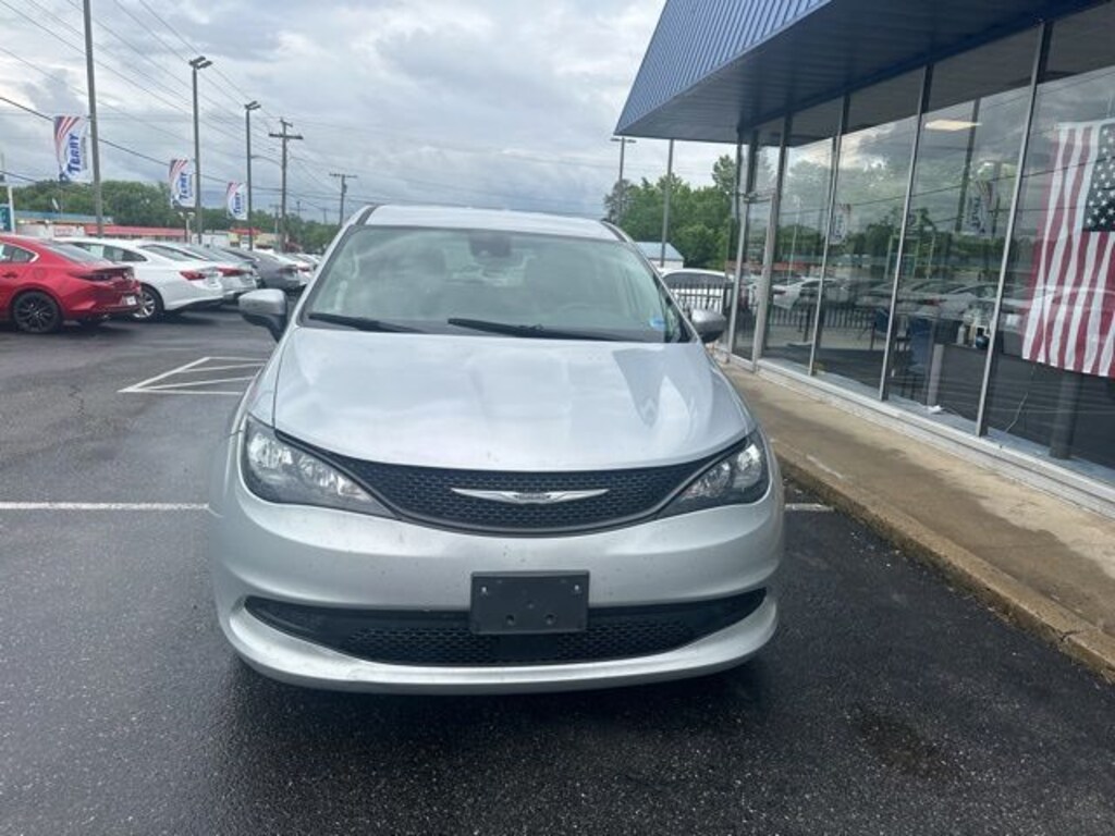 Used 2023 Chrysler Voyager LX Minivan/Van