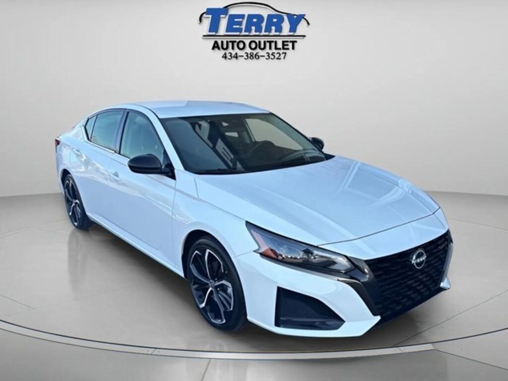Used 2024 Nissan Altima 2.5 SR Sedan