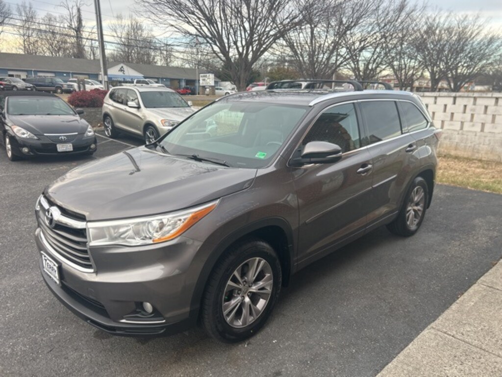 Used 2014 Toyota Highlander XLE V6 SUV