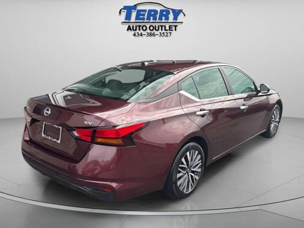 Used 2023 Nissan Altima 2.5 SV Sedan