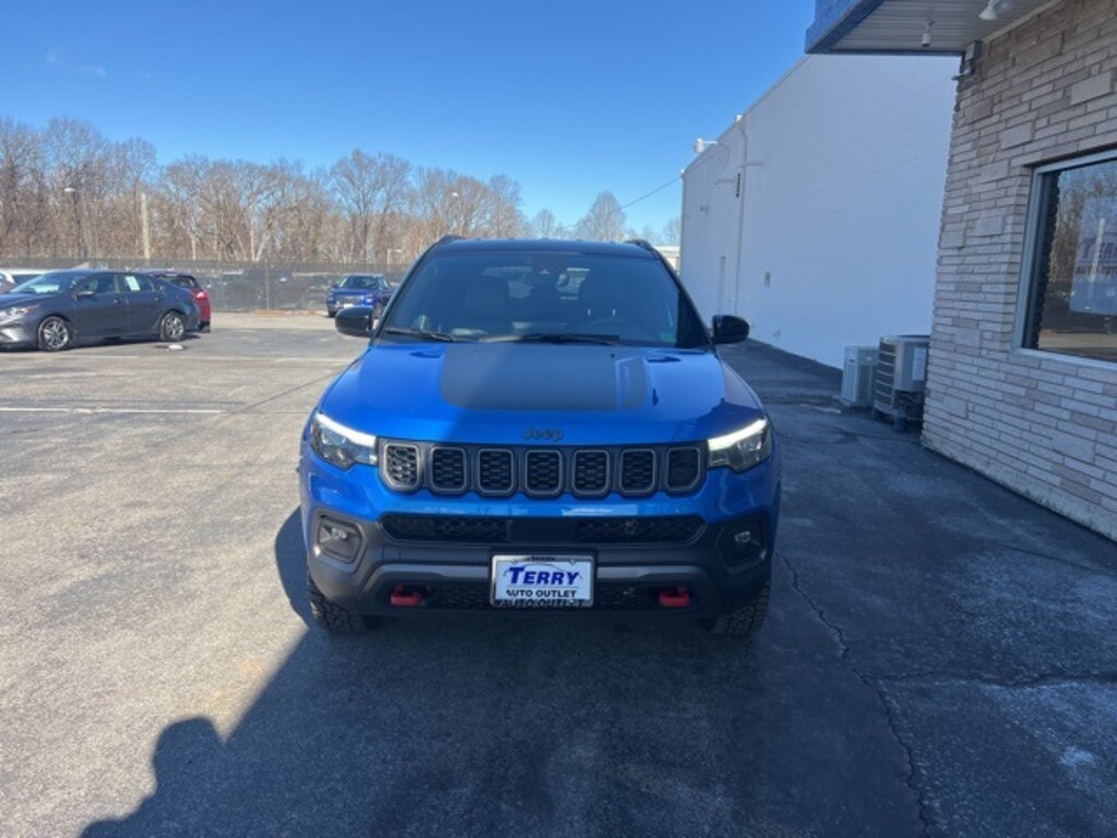 Used 2025 Jeep Compass Trailhawk SUV