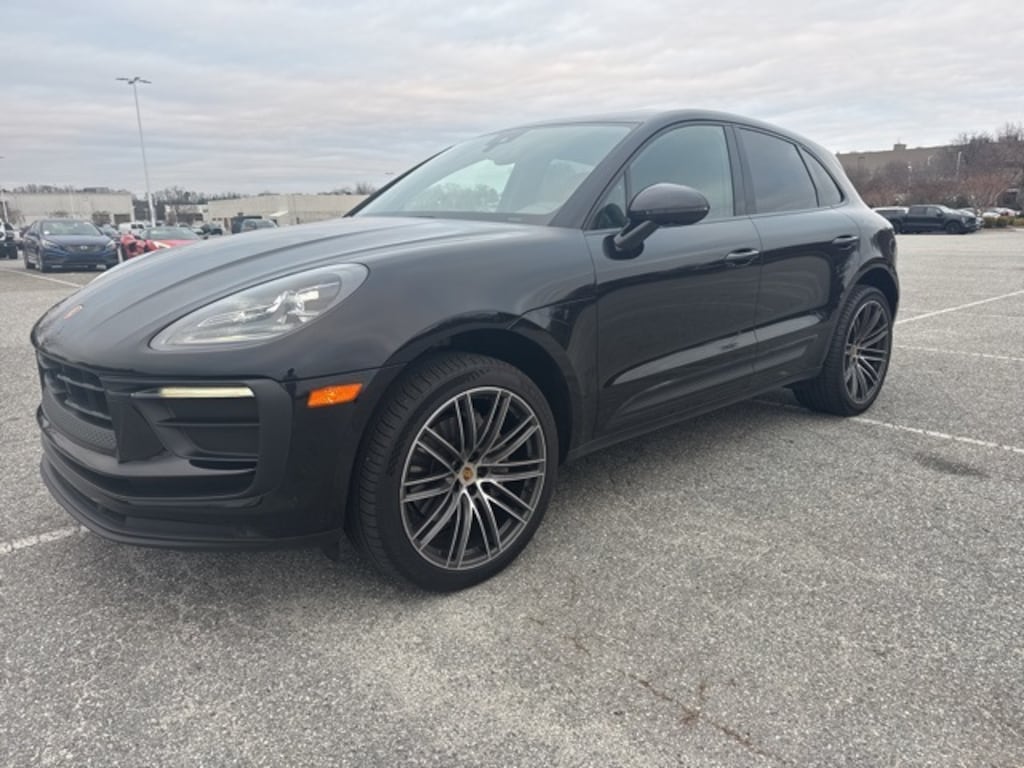Used 2024 Porsche Macan Base SUV