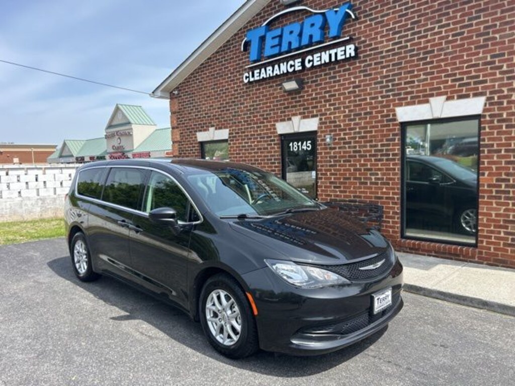 Used 2022 Chrysler Voyager LX Minivan/Van