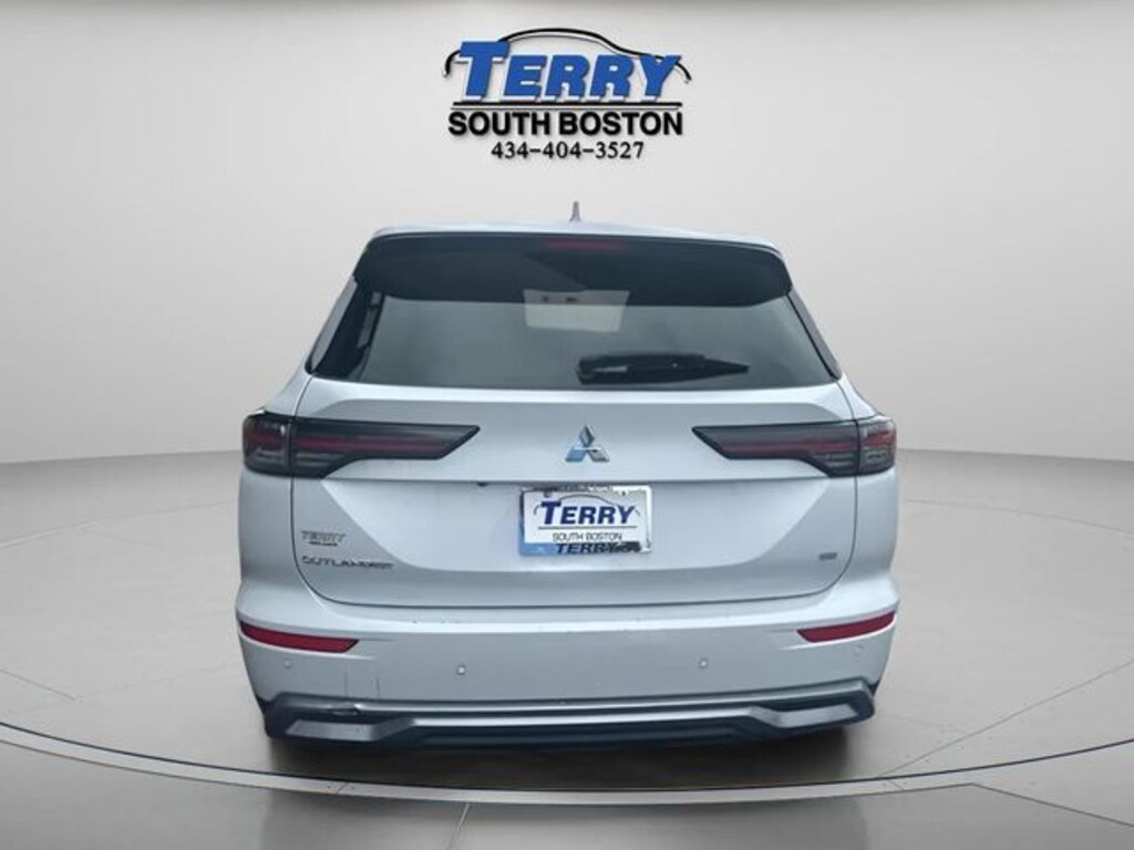 Used 2025 Mitsubishi Outlander SE SUV