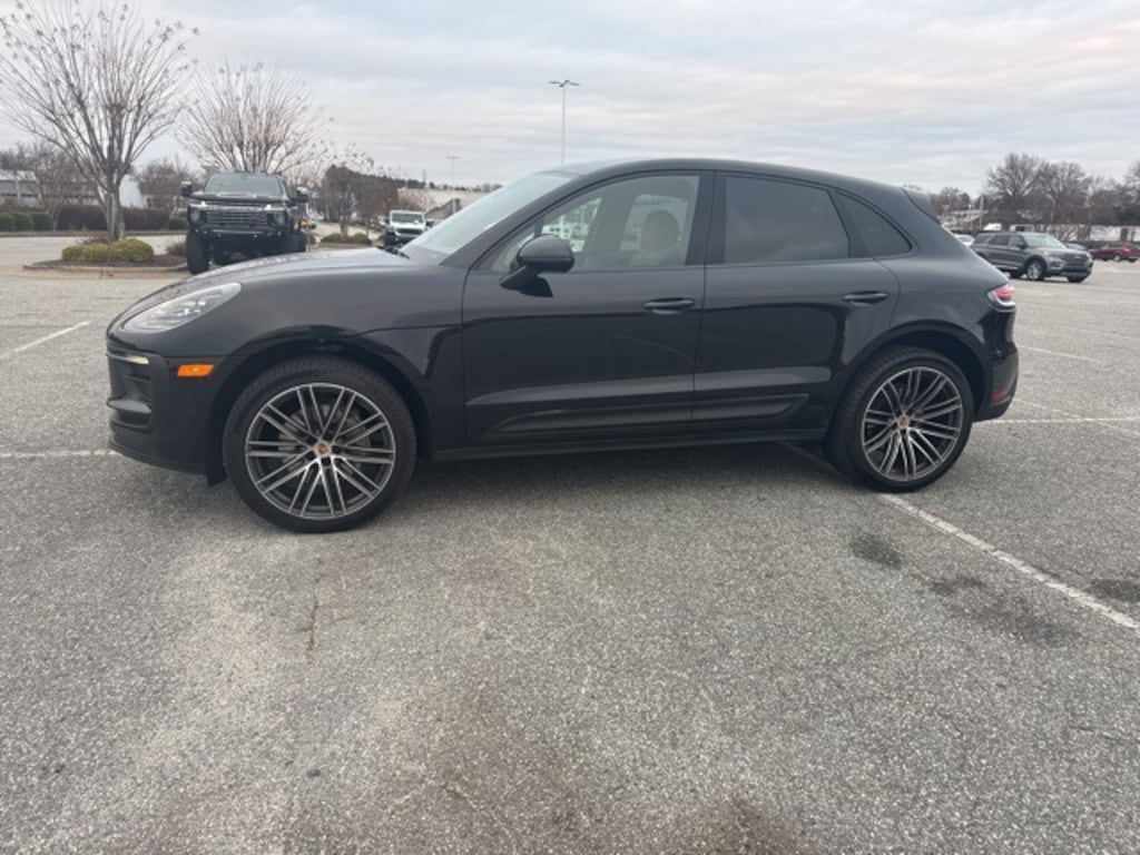 Used 2024 Porsche Macan Base SUV