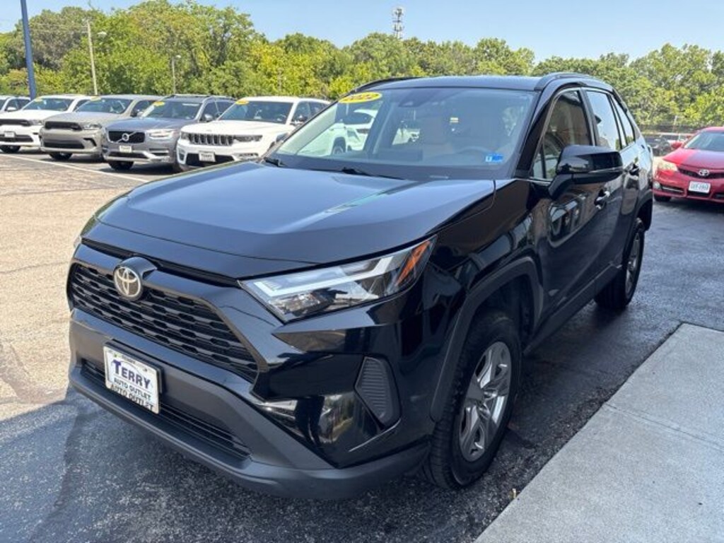 Used 2022 Toyota RAV4 XLE SUV