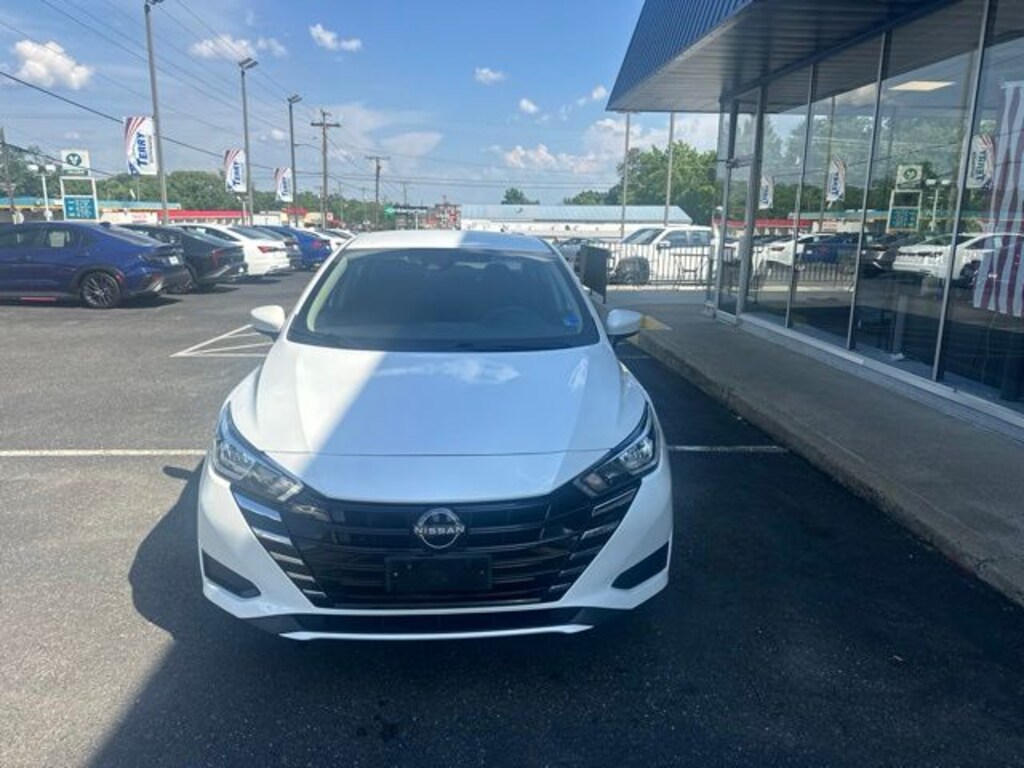 Used 2023 Nissan Versa 1.6 SV Sedan