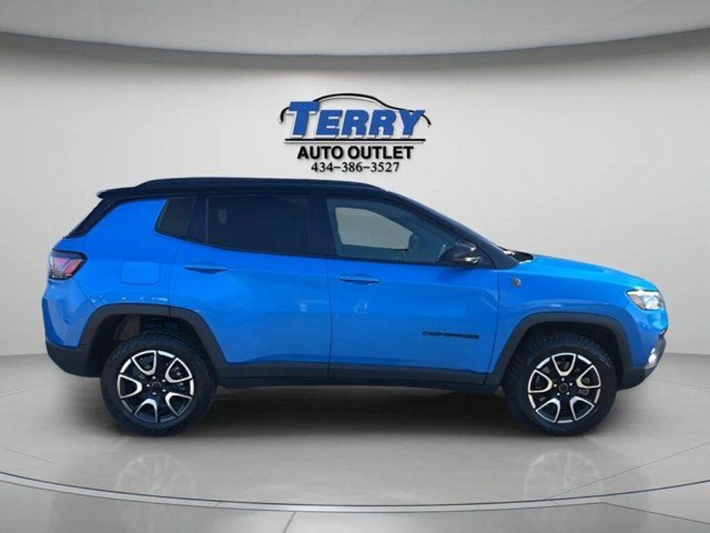 Used 2025 Jeep Compass Trailhawk SUV