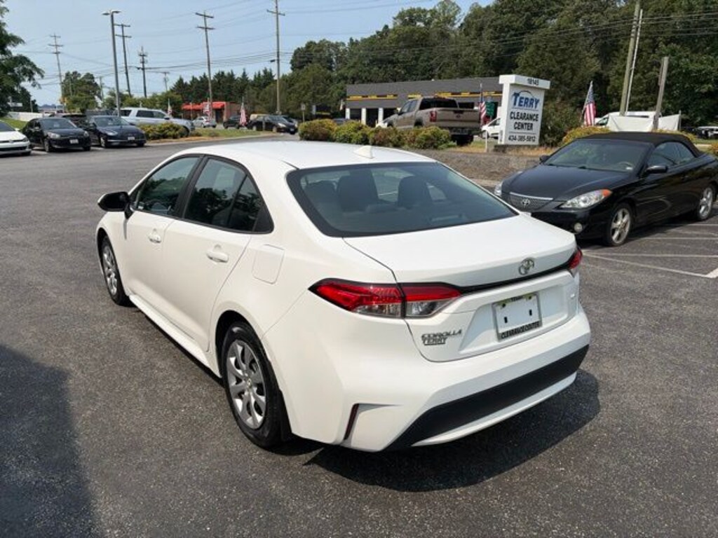Used 2022 Toyota Corolla LE Sedan