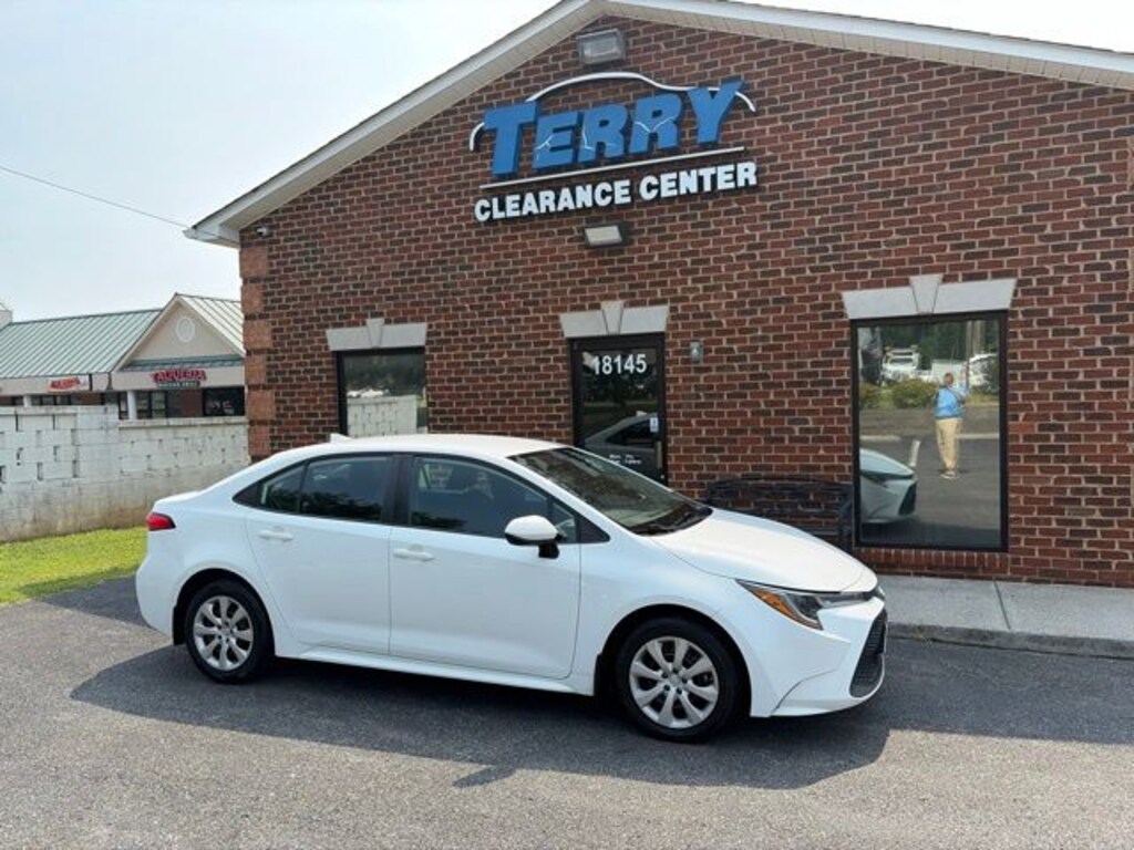 Used 2022 Toyota Corolla LE Sedan