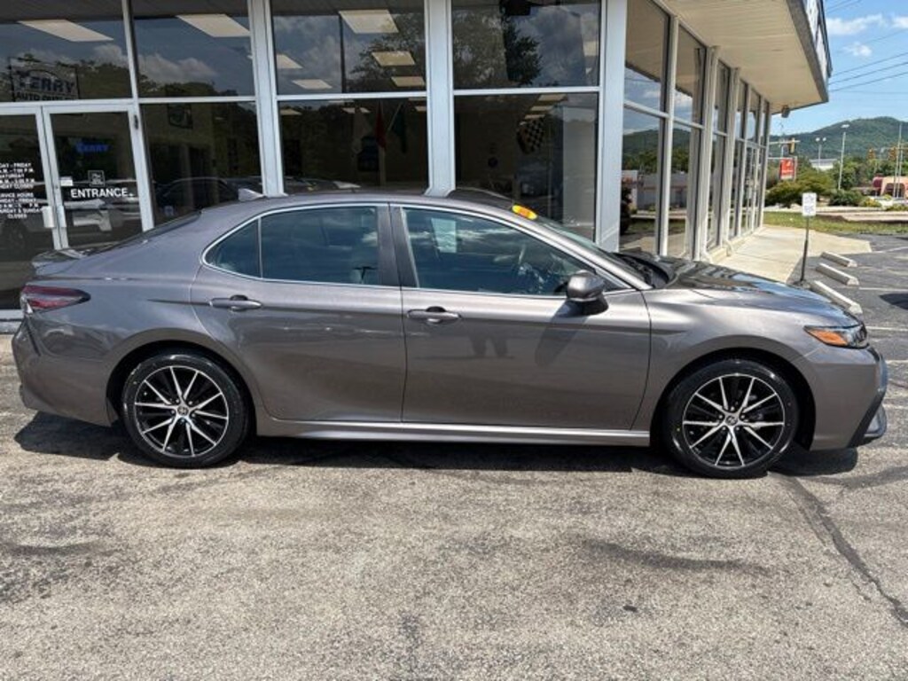 Used 2024 Toyota Camry SE Sedan