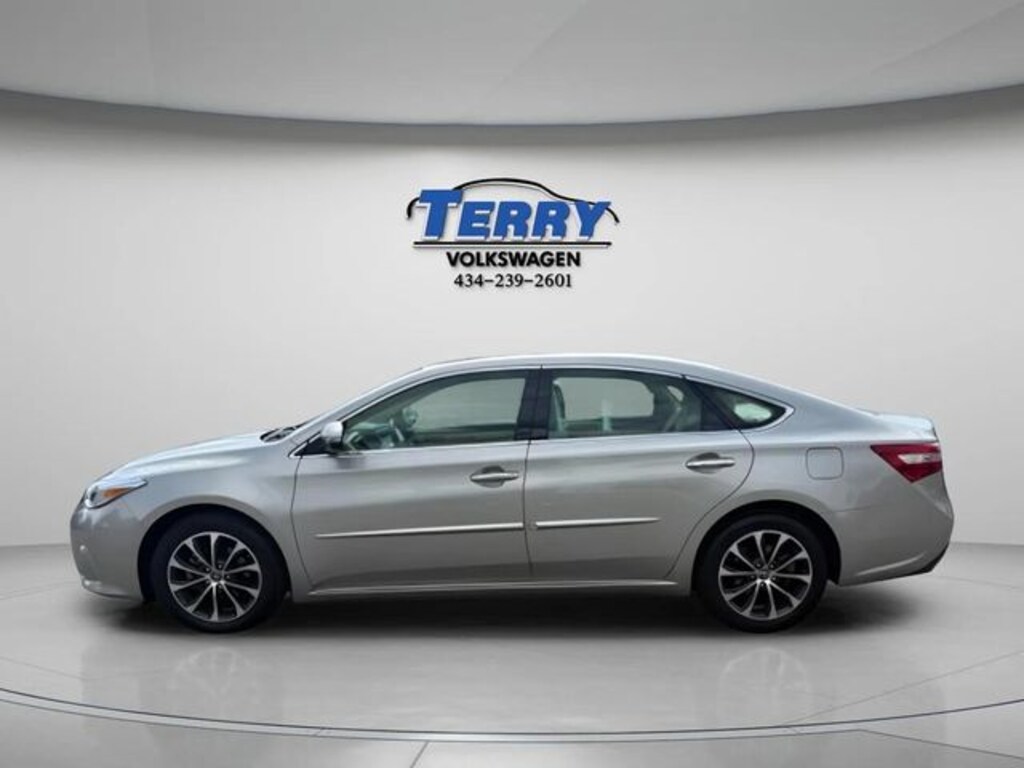 Used 2018 Toyota Avalon XLE Premium Sedan