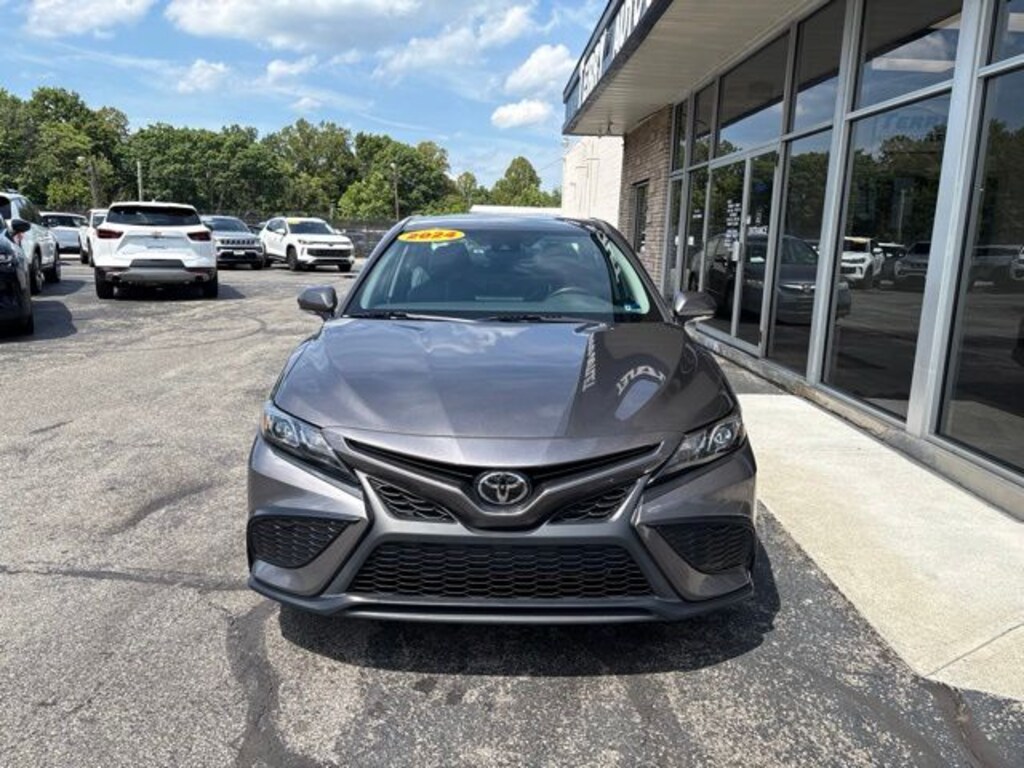 Used 2024 Toyota Camry SE Sedan