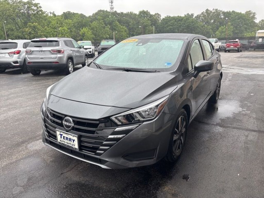 Used 2024 Nissan Versa 1.6 SV Sedan
