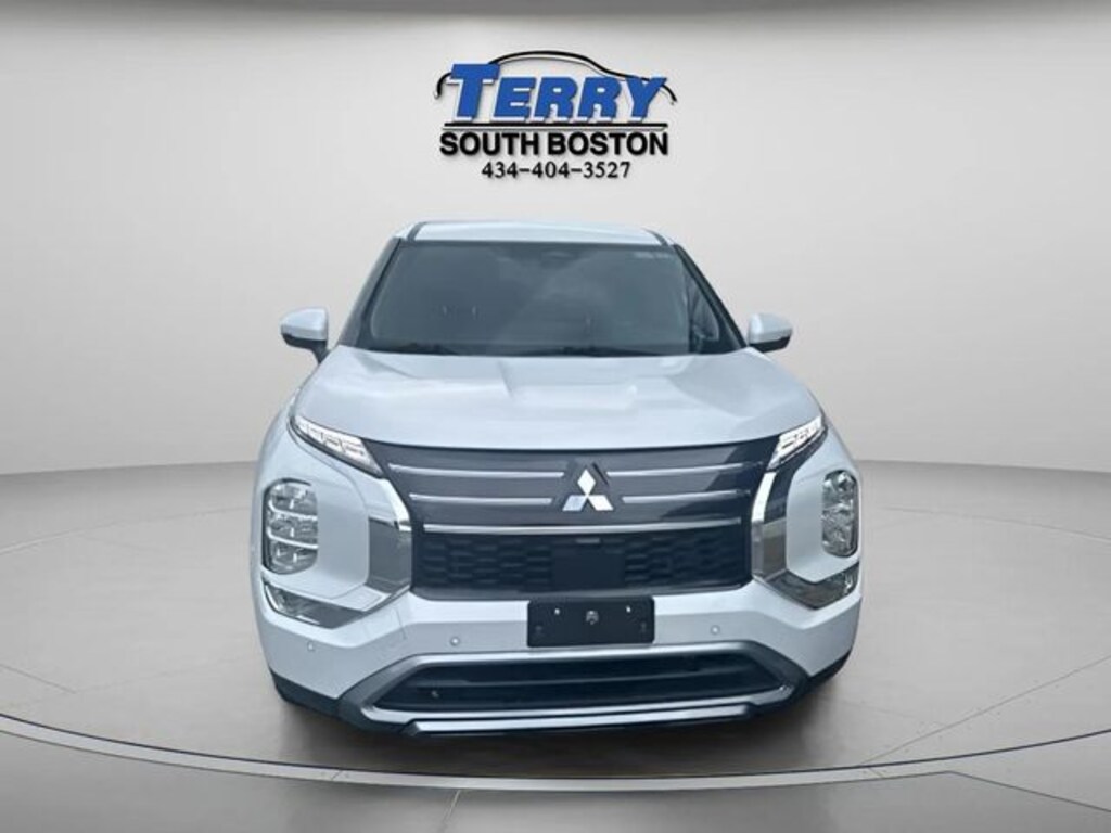 Used 2025 Mitsubishi Outlander SE SUV
