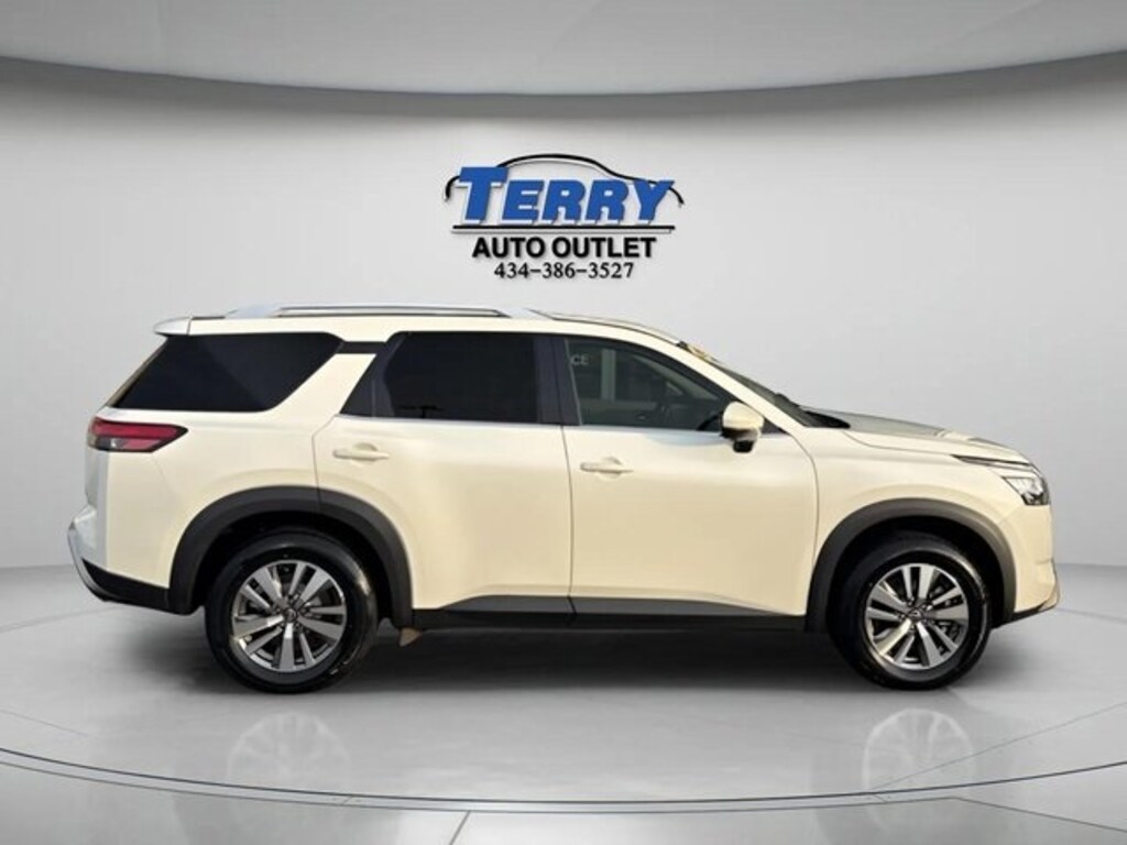 Used 2023 Nissan Pathfinder SL SUV