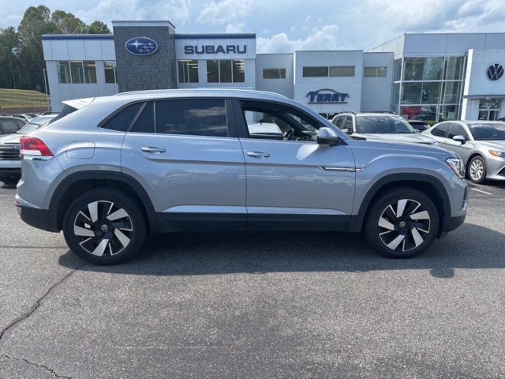 Used 2024 Volkswagen Atlas Cross Sport 2.0T SE w/Technology SUV