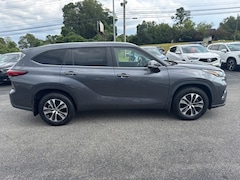Used 2023 Toyota Highlander XLE SUV for sale