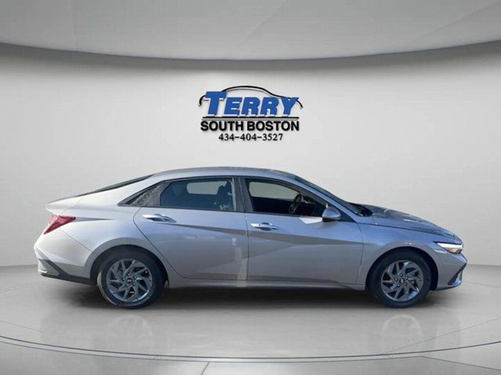 Used 2024 Hyundai Elantra SEL Sedan