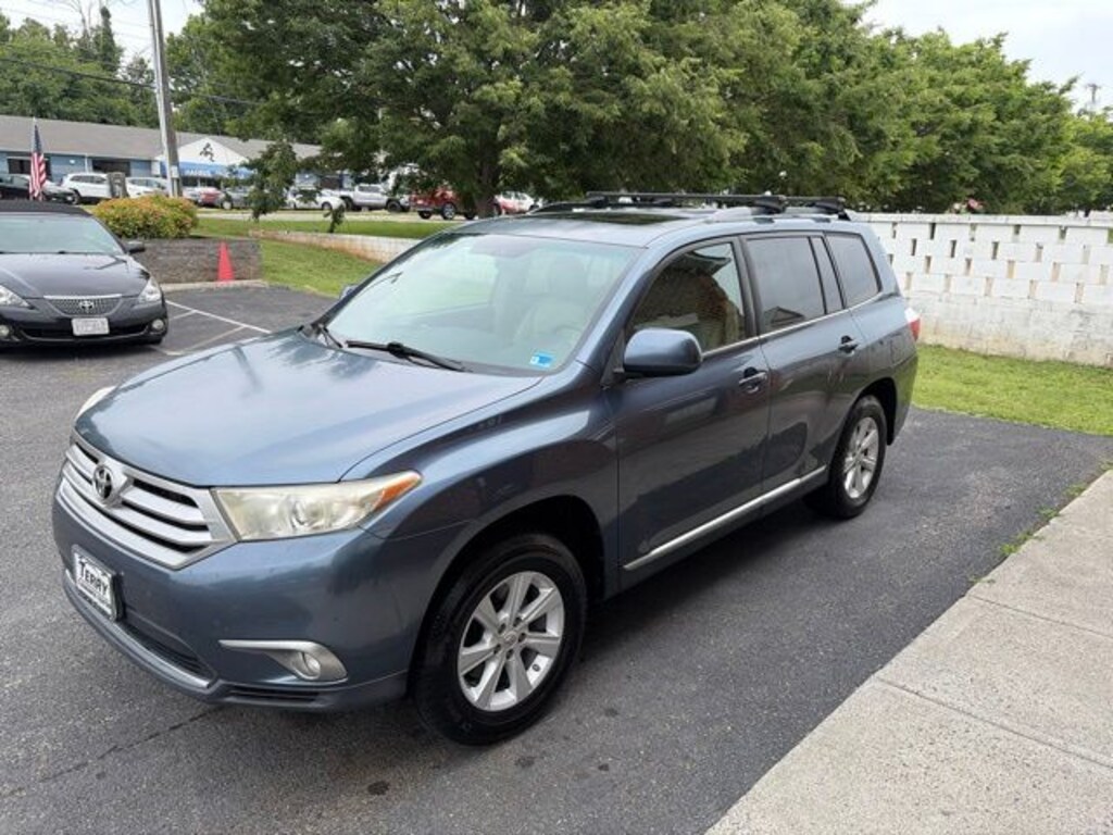Used 2011 Toyota Highlander SE SUV
