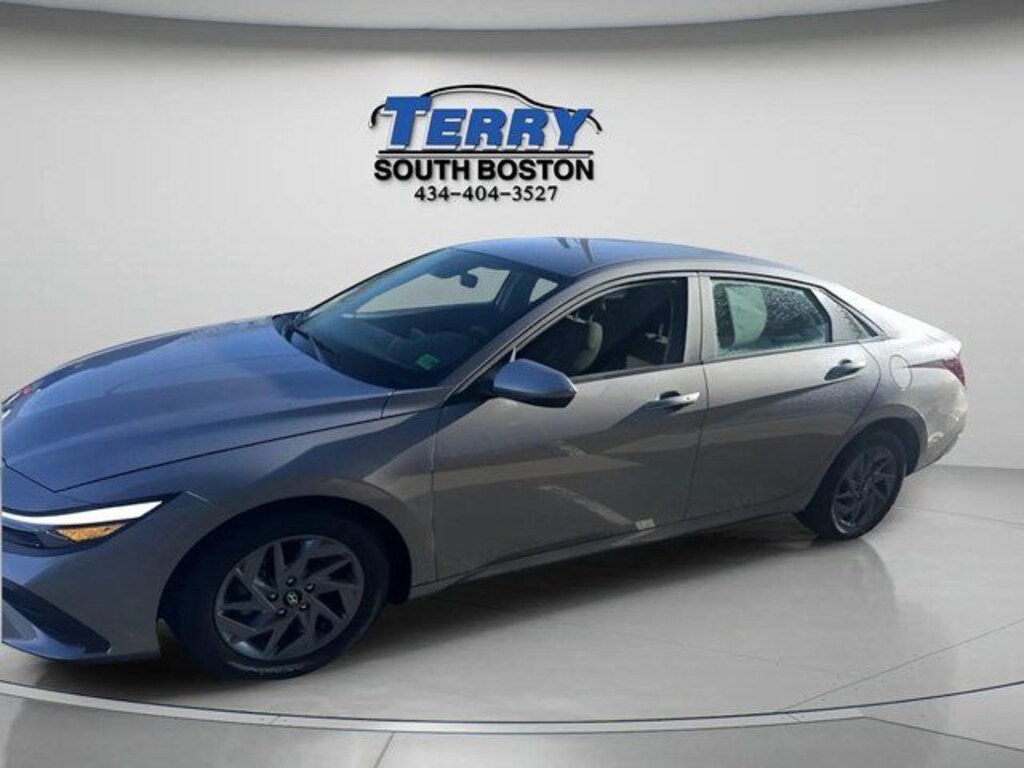 Used 2024 Hyundai Elantra SEL Sedan