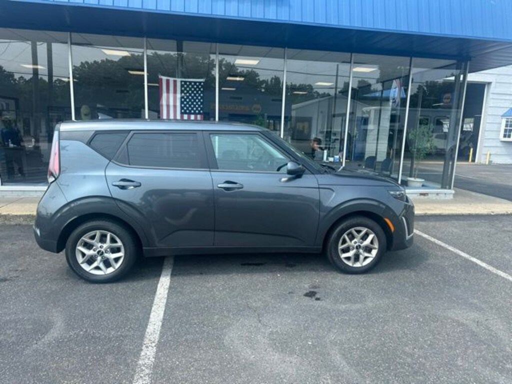 Used 2024 Kia Soul LX Hatchback