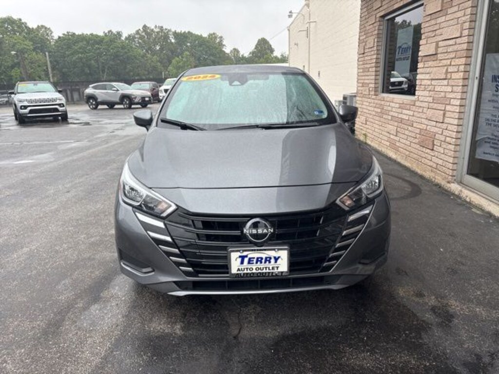Used 2024 Nissan Versa 1.6 SV Sedan