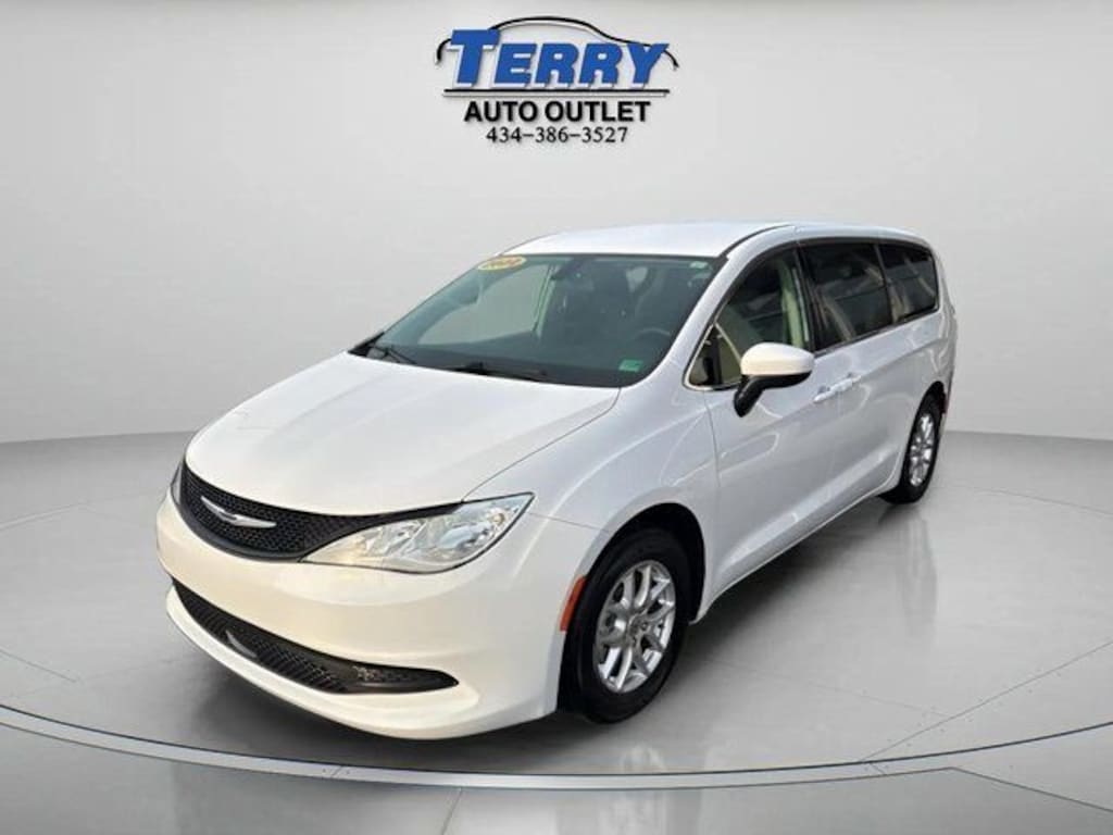 Used 2022 Chrysler Voyager LX Minivan/Van
