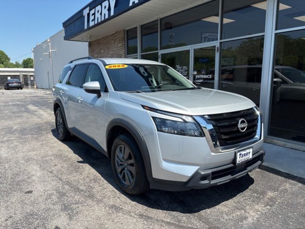 Used 2024 Nissan Pathfinder SV SUV