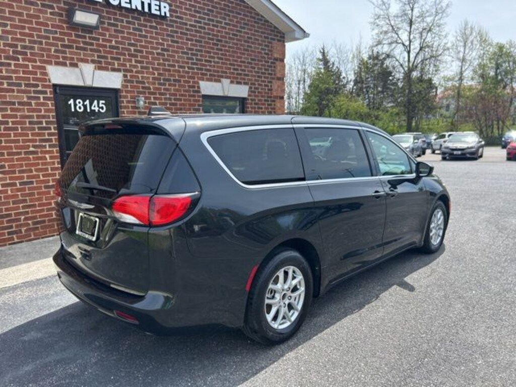 Used 2022 Chrysler Voyager LX Minivan/Van