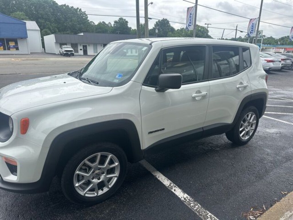 Used 2023 Jeep Renegade Latitude SUV