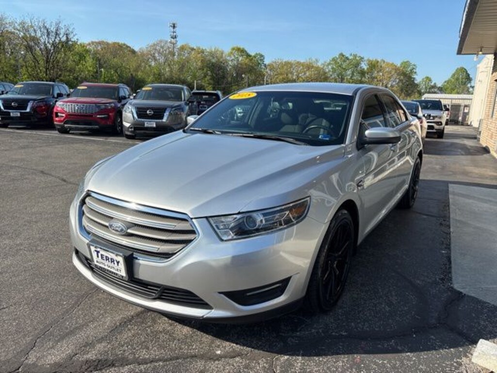 Used 2018 Ford Taurus SEL Sedan