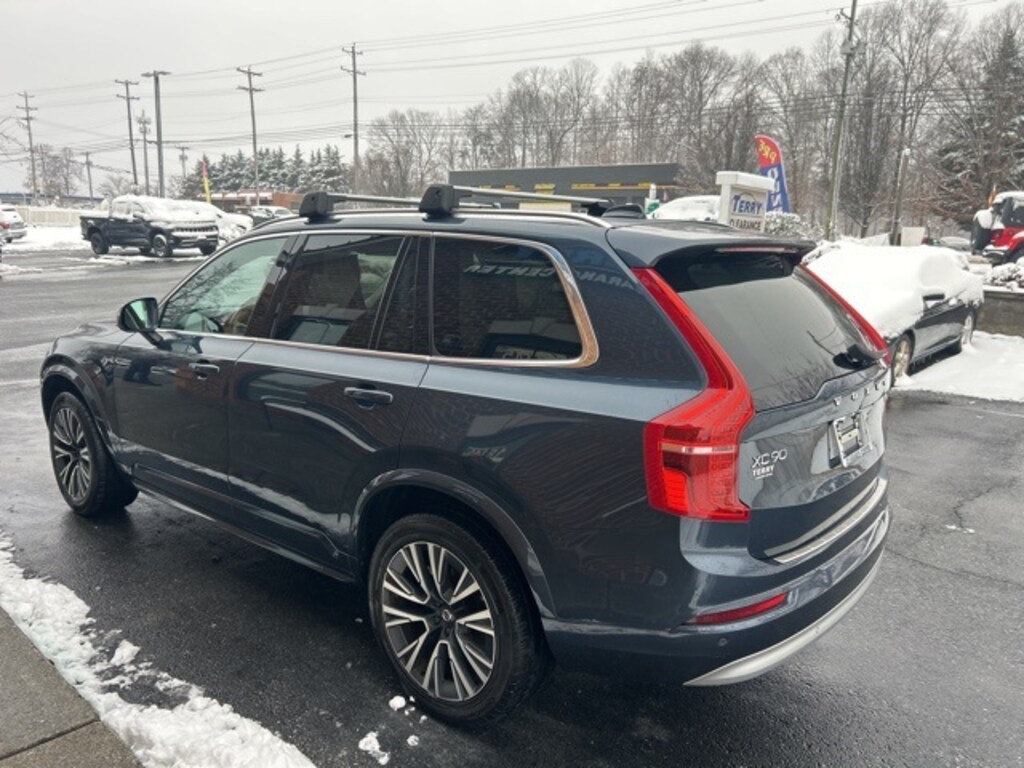 Used 2022 Volvo XC90 T5 Momentum SUV