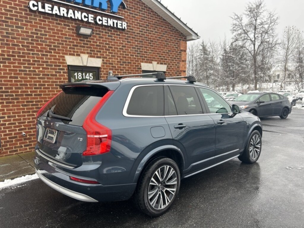 Used 2022 Volvo XC90 T5 Momentum SUV