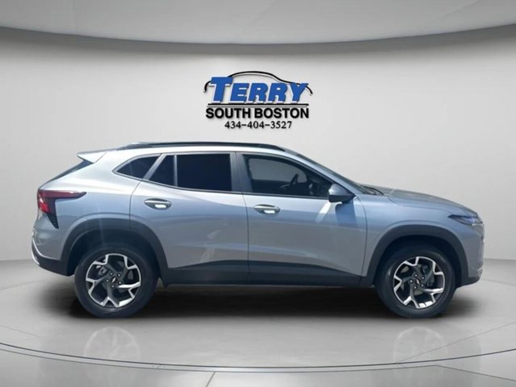 Used 2025 Chevrolet Trax LT SUV