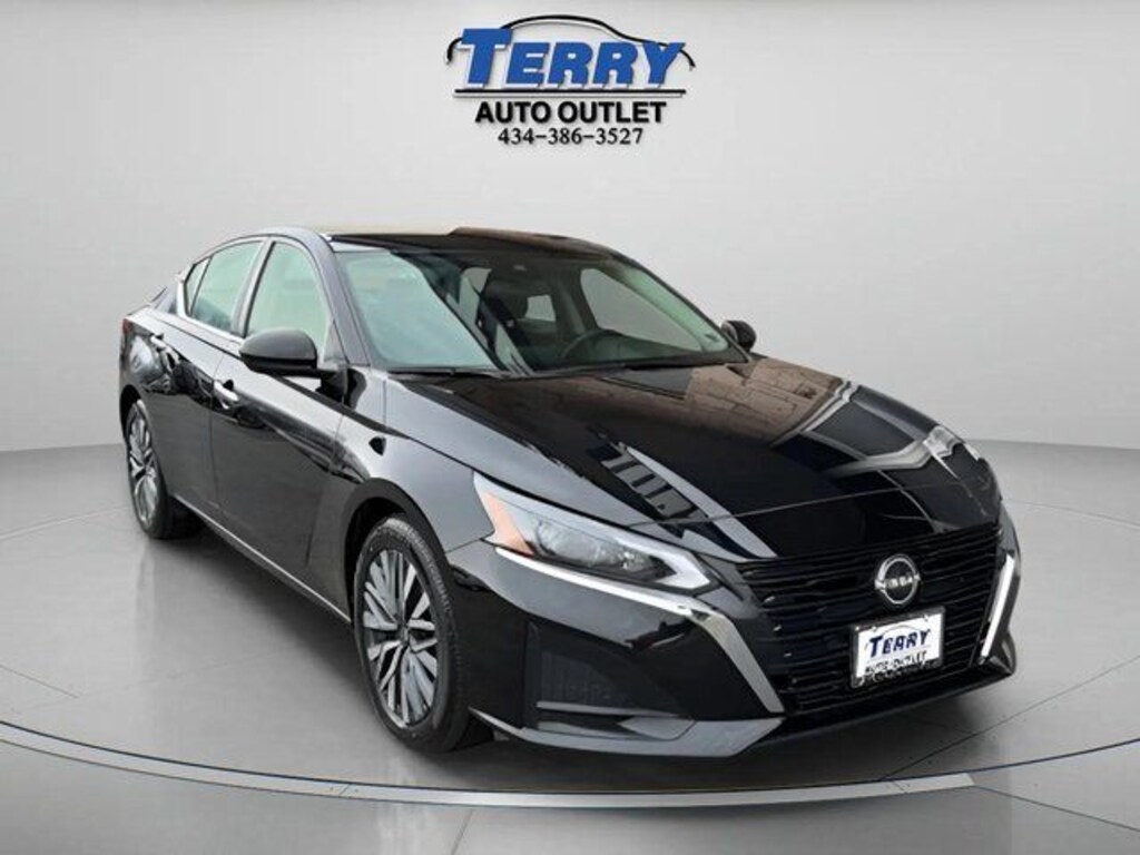 Used 2024 Nissan Altima 2.5 SV Sedan