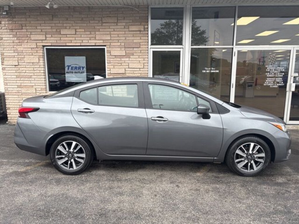 Used 2024 Nissan Versa 1.6 SV Sedan