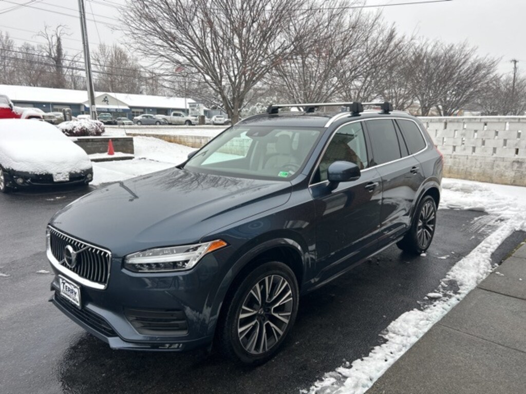 Used 2022 Volvo XC90 T5 Momentum SUV