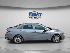 2024 Hyundai Elantra SEL Sedan